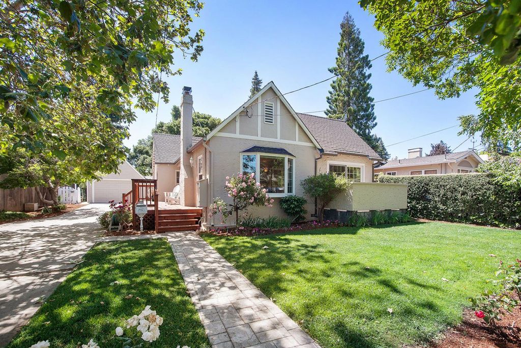  37 Avondale Ave. Sold for $1,600,000. 